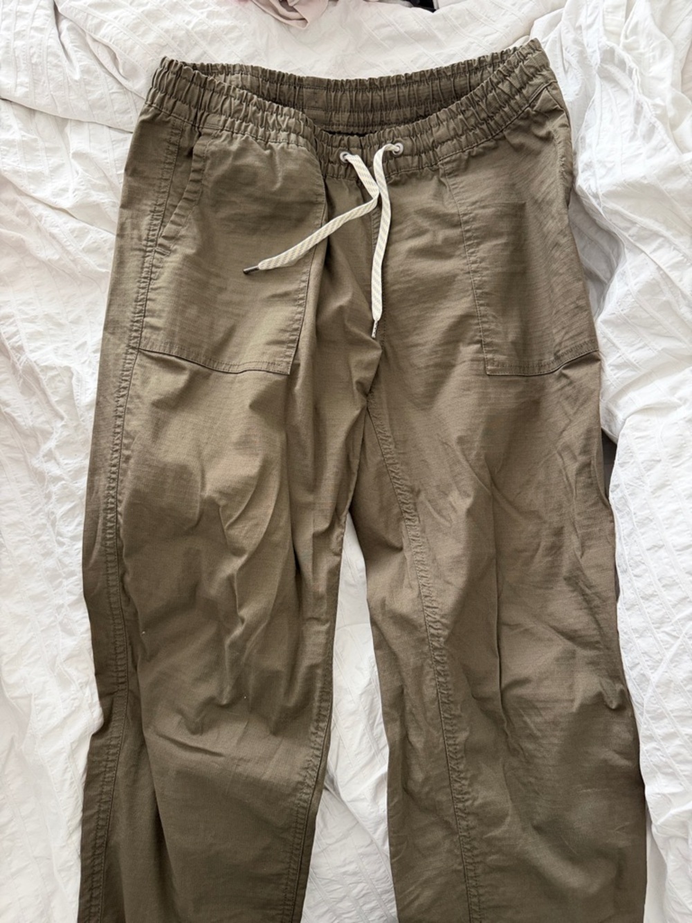 Vuori Olive Drawstring Cargo Pants